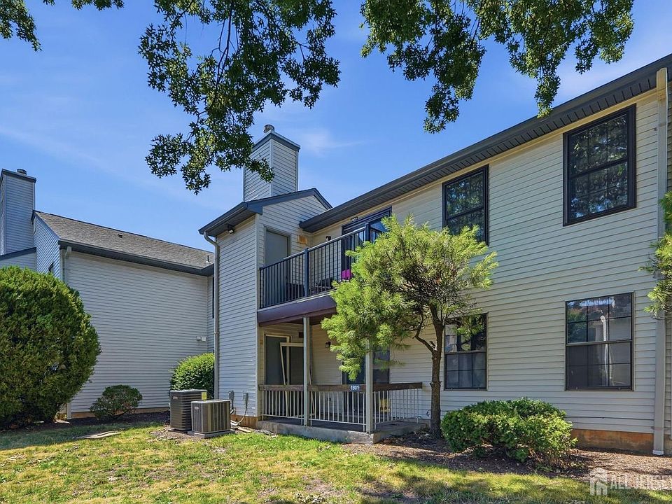 1st image of 1901 Woodbridge Commons Way