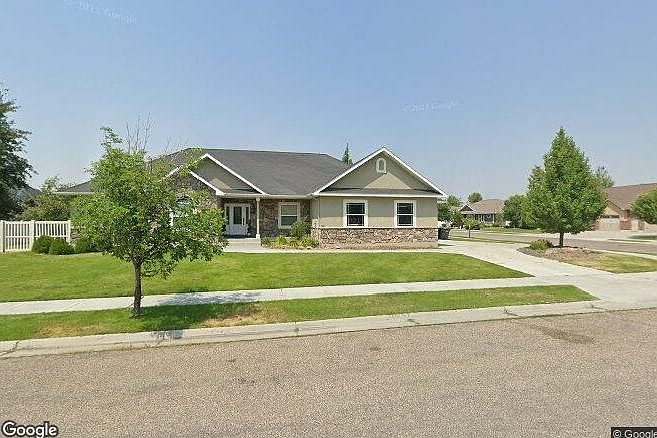 1st image of 341 Stillwater Cir