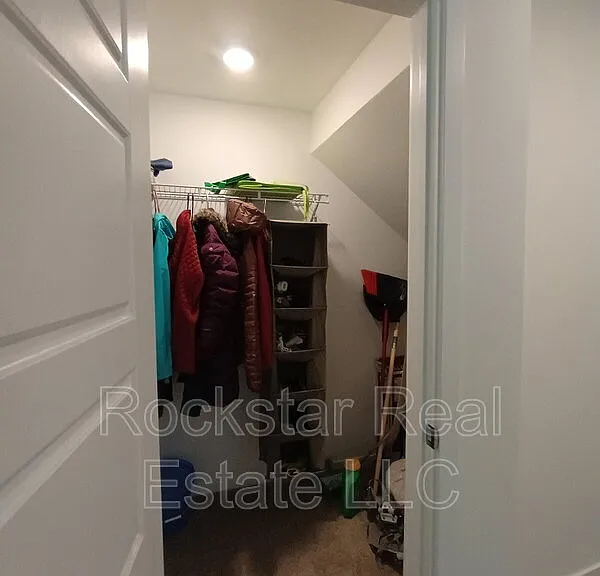 109 W Goldenrod Ave — Photo 10