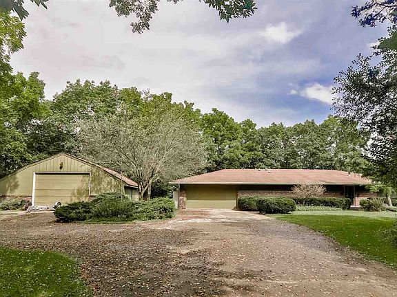 2nd image of 1318 Glen Forest Dr
