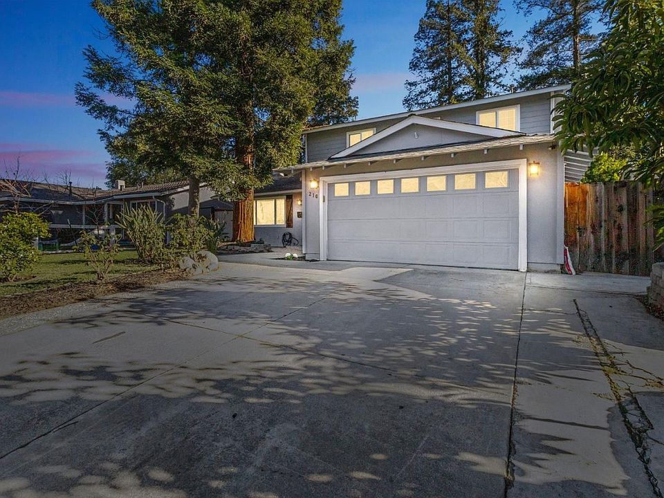 1st image of 210 Vineyard Dr