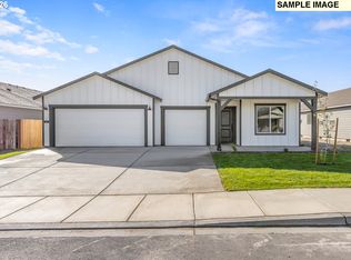 894 E Maple Brook Ave, Hermiston, OR 97838