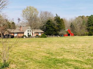 404 Farmdale Rd, Hodges, SC 29653