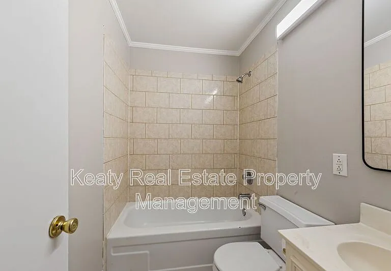 137 Amber St — Photo 25