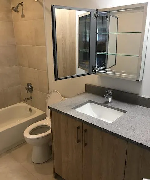 5101 N East River Rd #3H — Photo 4