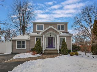 33 Grandview Ave, Nanuet, NY 10954