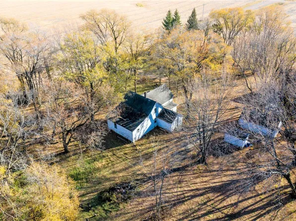 10280 Jasper Trl, Montgomery, MN 56069