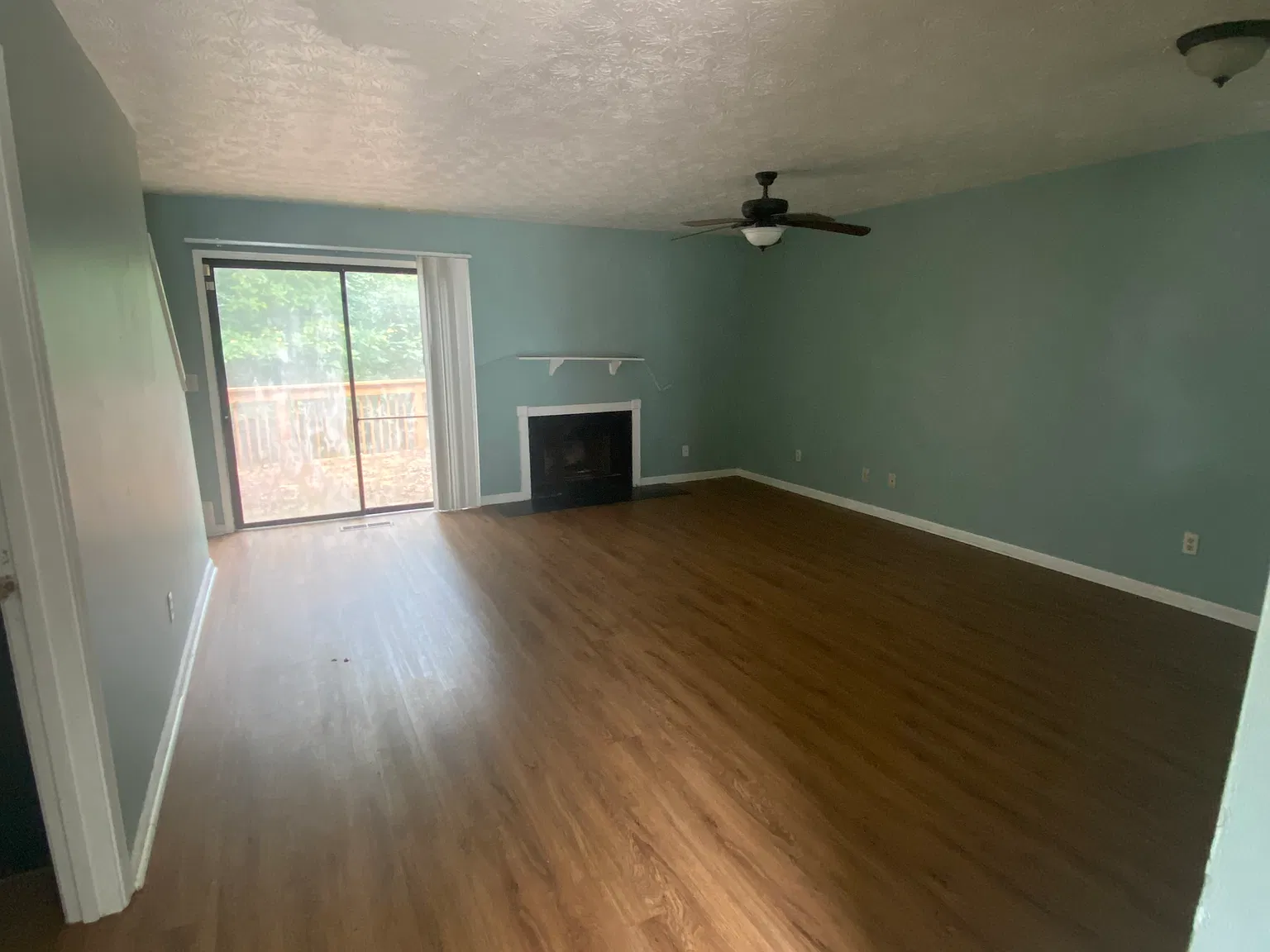 3 bed, 3.5 bath, 1185 sqft, $1,750 — Photo 2
