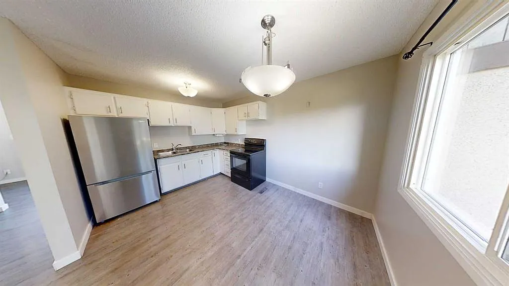 2 bed, 1.5 bath, 1063 sqft, $1,750 — Photo 3