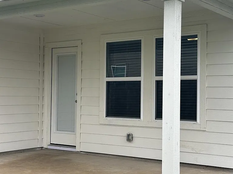 201 Longmount Cv — Photo 4