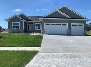 3119 Brimley Pass, Robins, IA 52328