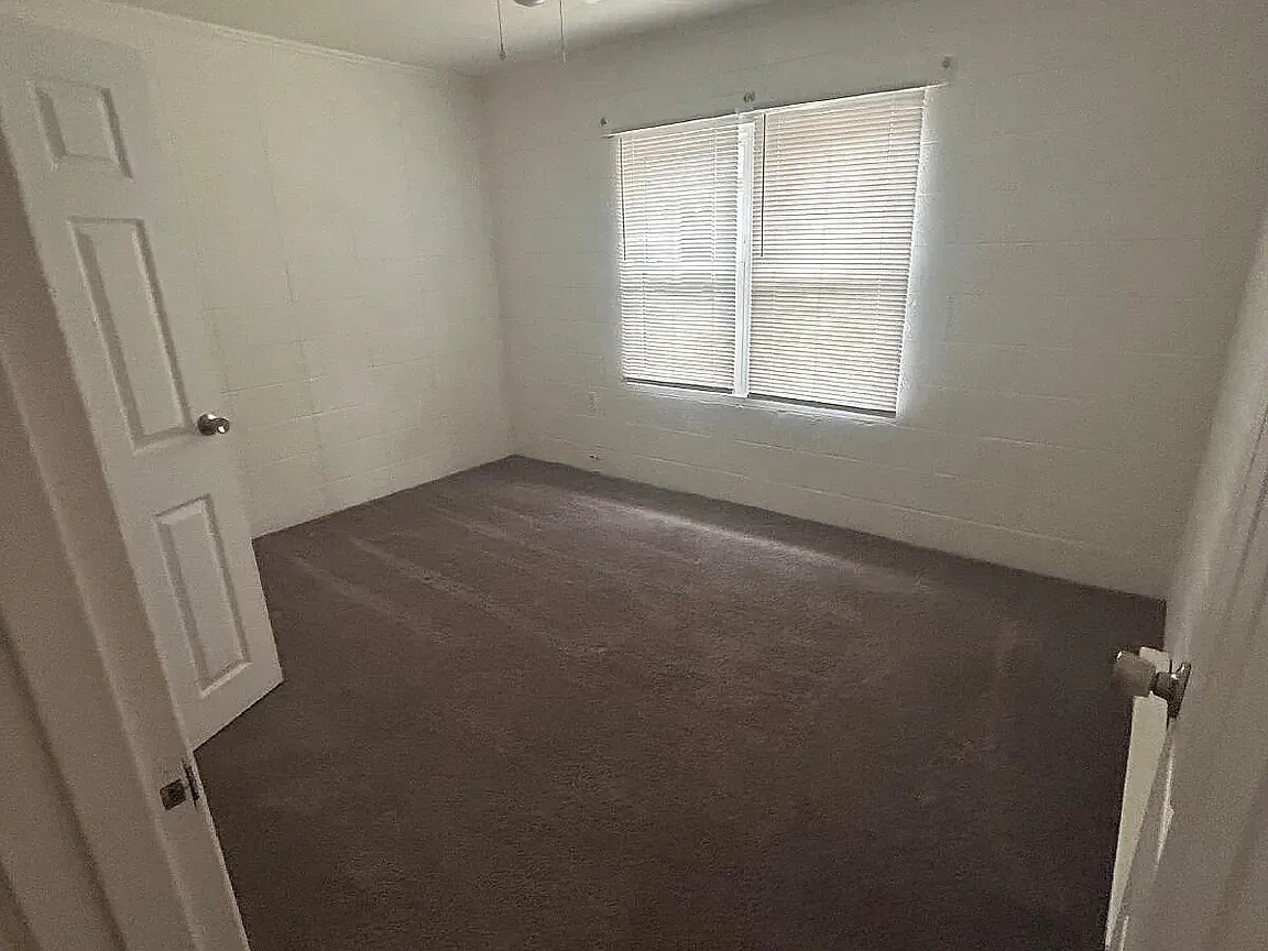 2 bed, 1.0 bath, 780 sqft, $900 — Photo 4