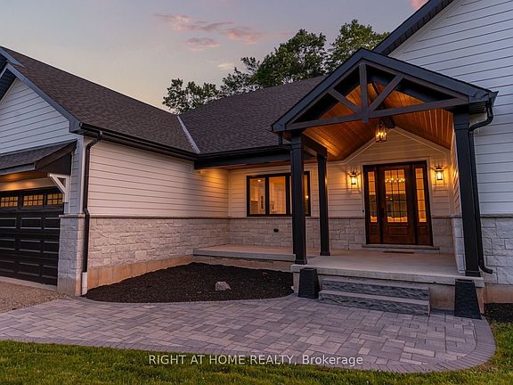 3rd image of 9 Maple Grove Rd