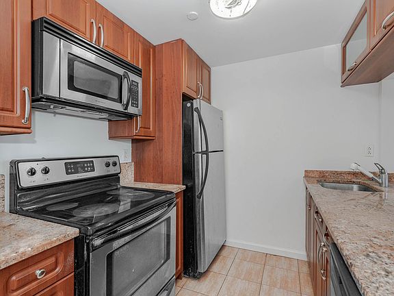 4th image of 358 Grove St APT 11A