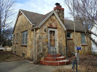 729 S Grant Ave, Chanute, KS 66720