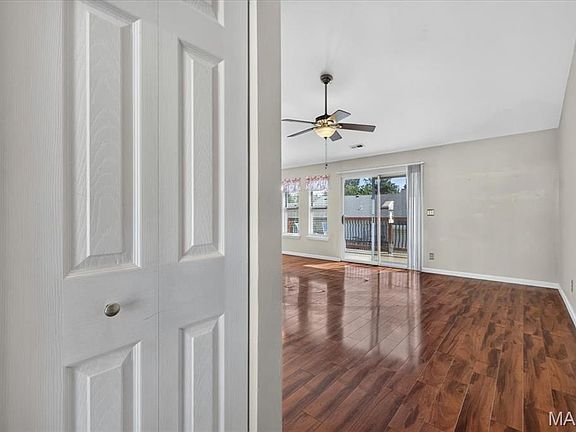 5th image of 904 Sugar Lake Ct Unit 7