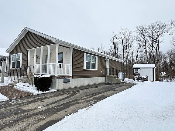 4th image of 27 Lantern Ln