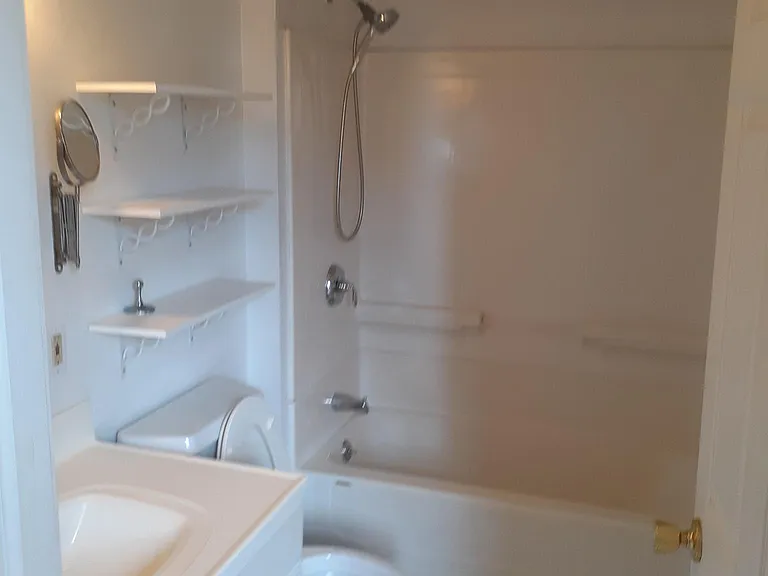 611 Jersey Ave #2 — Photo 6