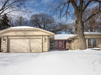904 Woodlawn Ct, Burnsville, MN, 55337