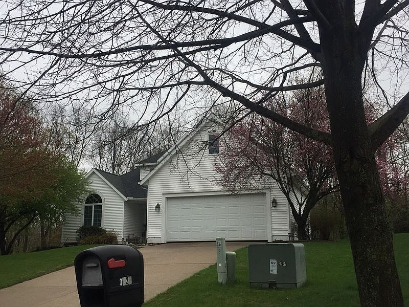 1st image of 3828 Kentridge Dr SE