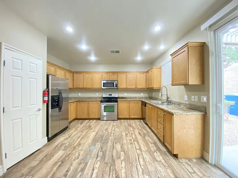 9675 Marcelline Ave — Photo 4