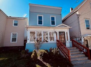 1569 3rd St, Rensselaer, NY 12144