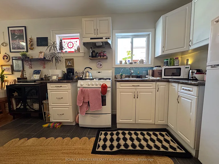 19 Lewis St #2 — Photo 10
