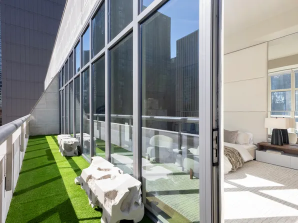 33 West 56th Street image 2 of 20