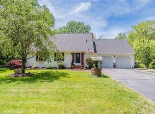 25 Bob White Way, Moosup, CT 06354
