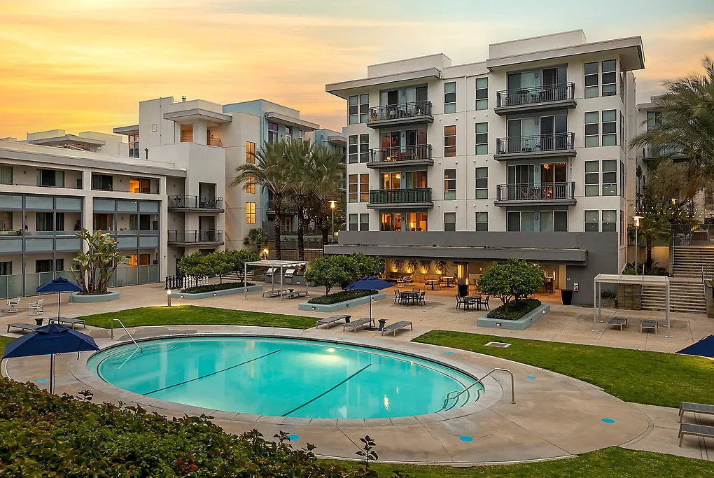 The Stuart at Sierra Madre Villa — Photo 1