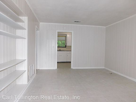 2nd image of 548 NE 5th Ave #5995682