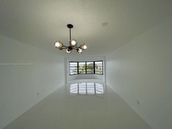 18900 NE 14th Ave #D308