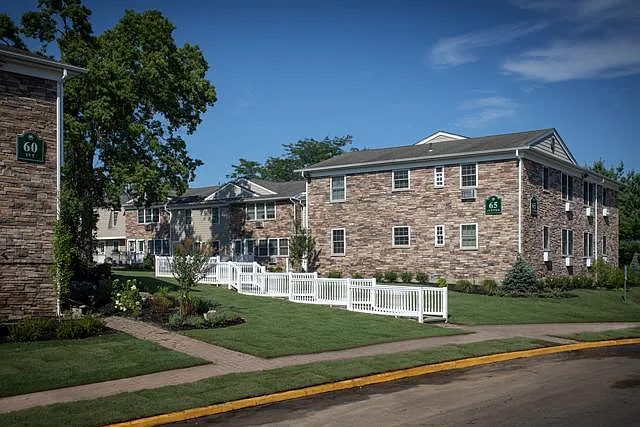 Fairfield Village At Commack — Photo 7