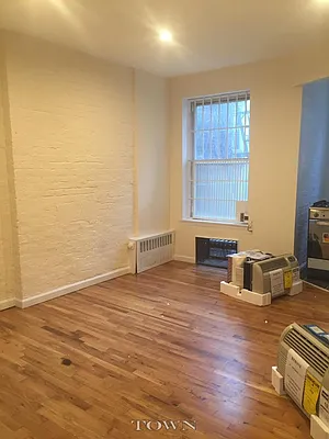 Rented by Town Residential | media 49