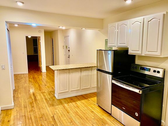 4th image of 140 1st Ave APT 2