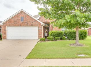 1007 Cutting Horse Dr, Mansfield, TX 76063