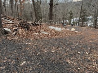 Castle Hts, Deep River, CT 06417