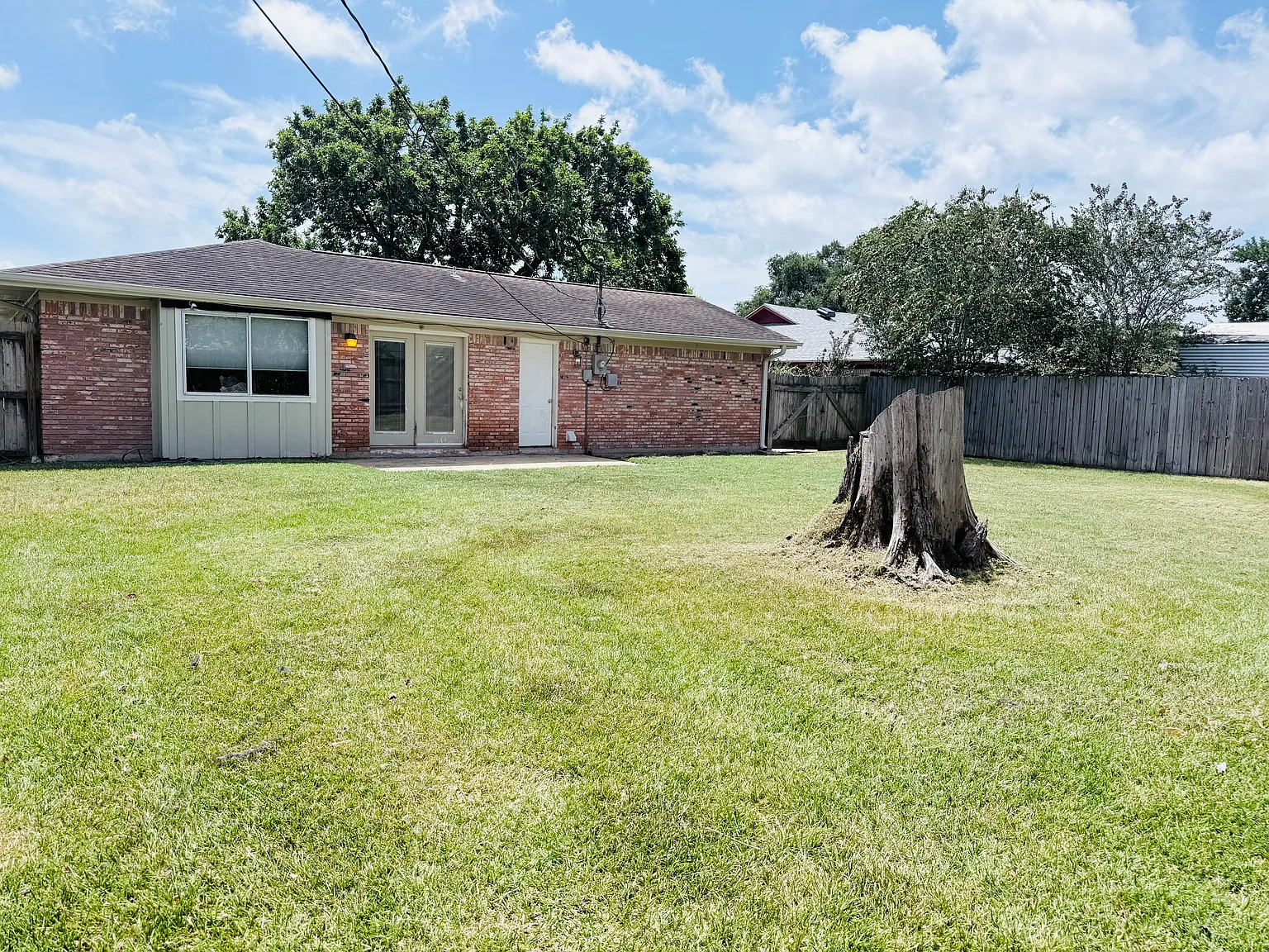 3 bed, 1278 sqft, $1,800 — Photo 2
