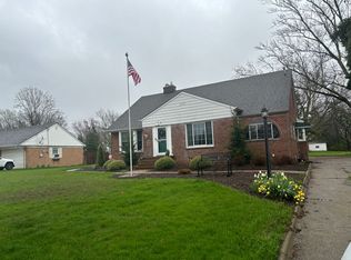 116 Chestnut Rd, Seven Hills, OH 44131