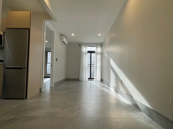 637 Quincy Street image 1 of 9