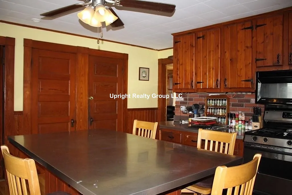 2 bed, 1.0 bath, 1200 sqft, $2,400 — Photo 3