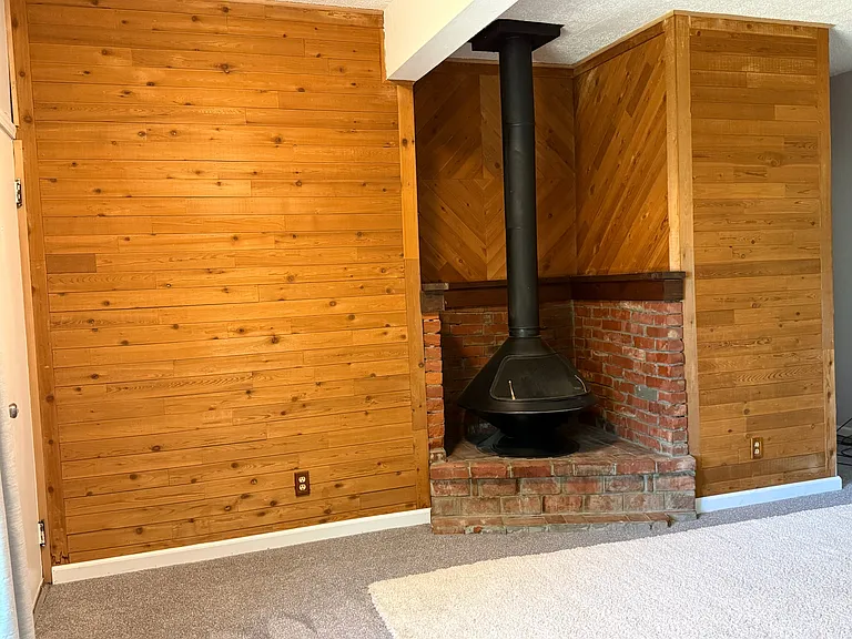 1307 Roosevelt Ave — Photo 3