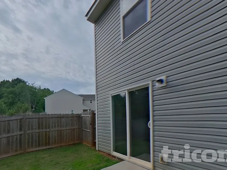 2118 Southlea Dr — Photo 15
