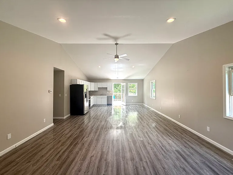 1309 N Woodland Ln — Photo 11