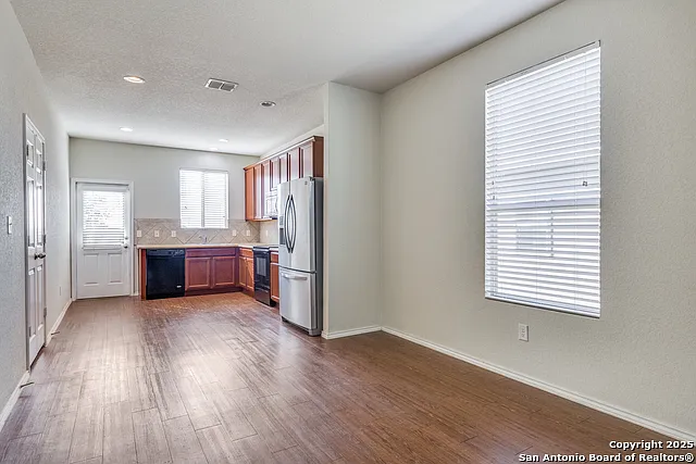 3 bed, 2.0 bath, 1427 sqft, $2,150 — Photo 4