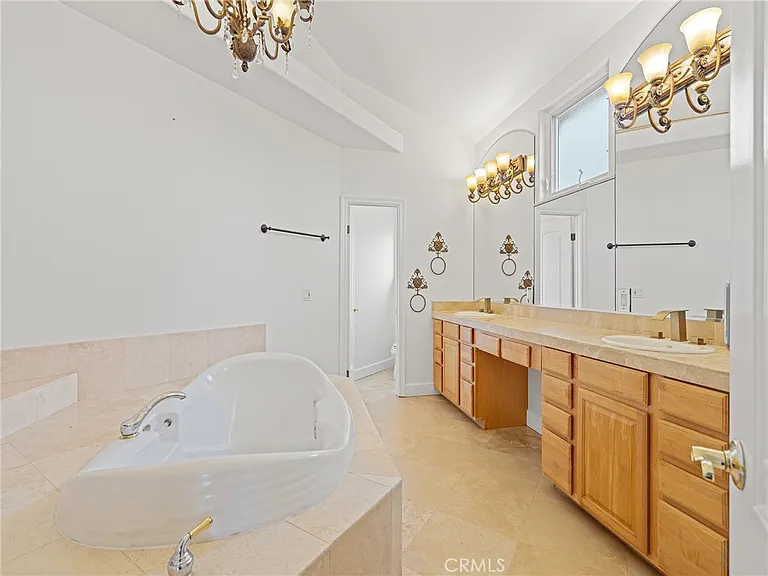 3210 N Ardmore Ave — Photo 31