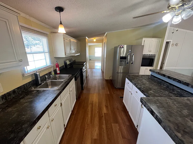 539 Valleybrook Ln — Photo 11