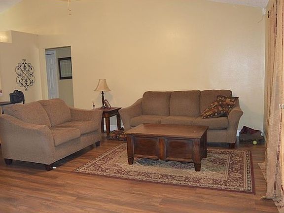 4th image of 1554 Ross Dr