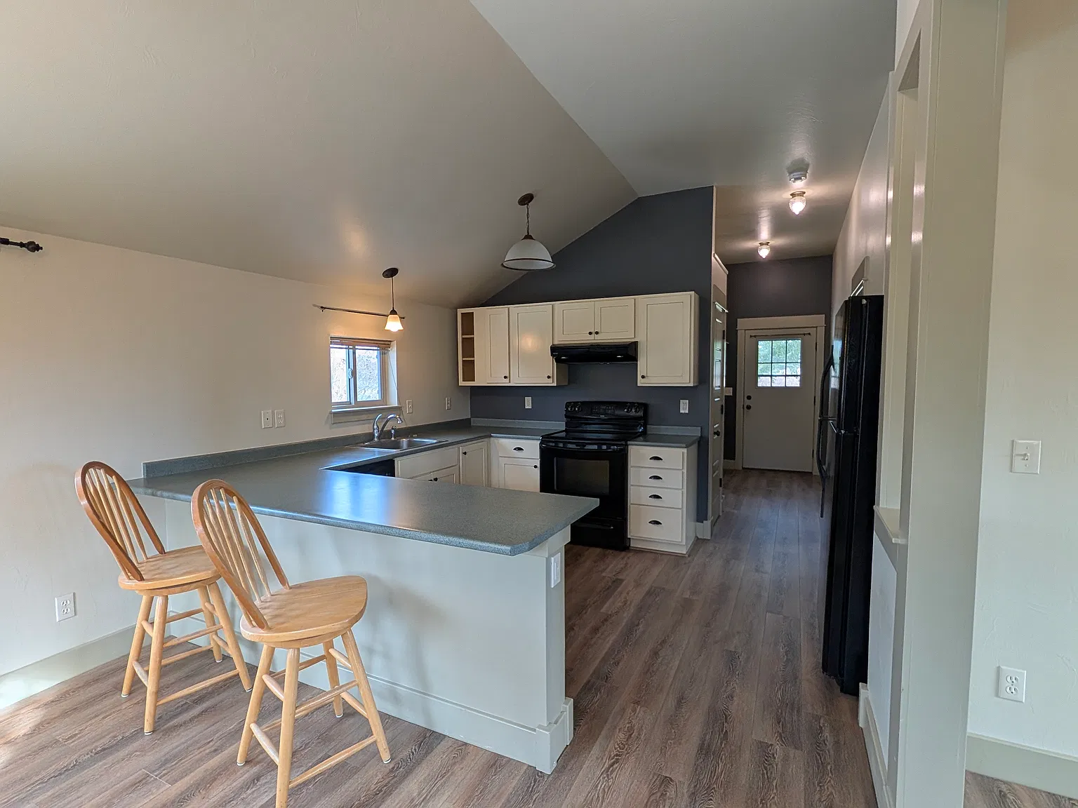 1 bed, 900 sqft, $1,800 — Photo 2