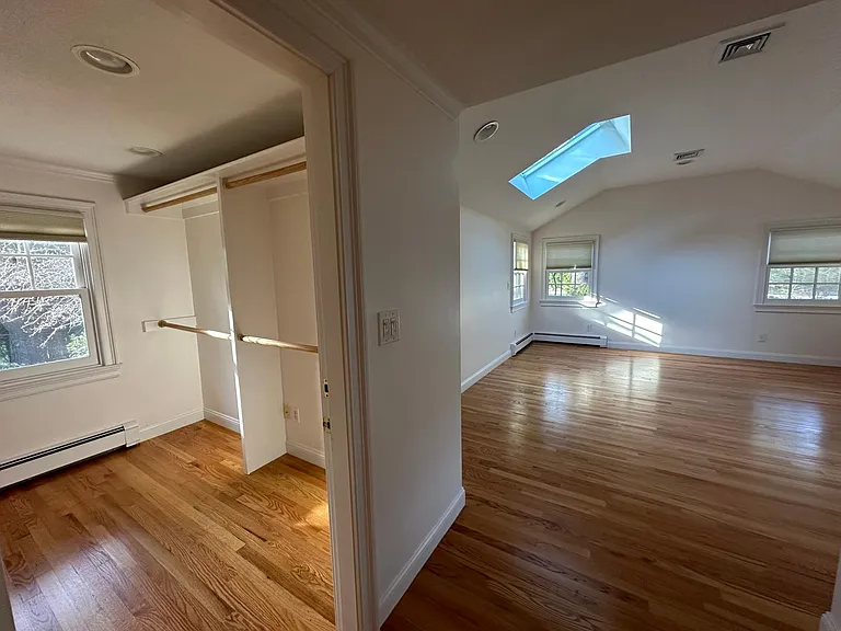 757 Wellesley St — Photo 25